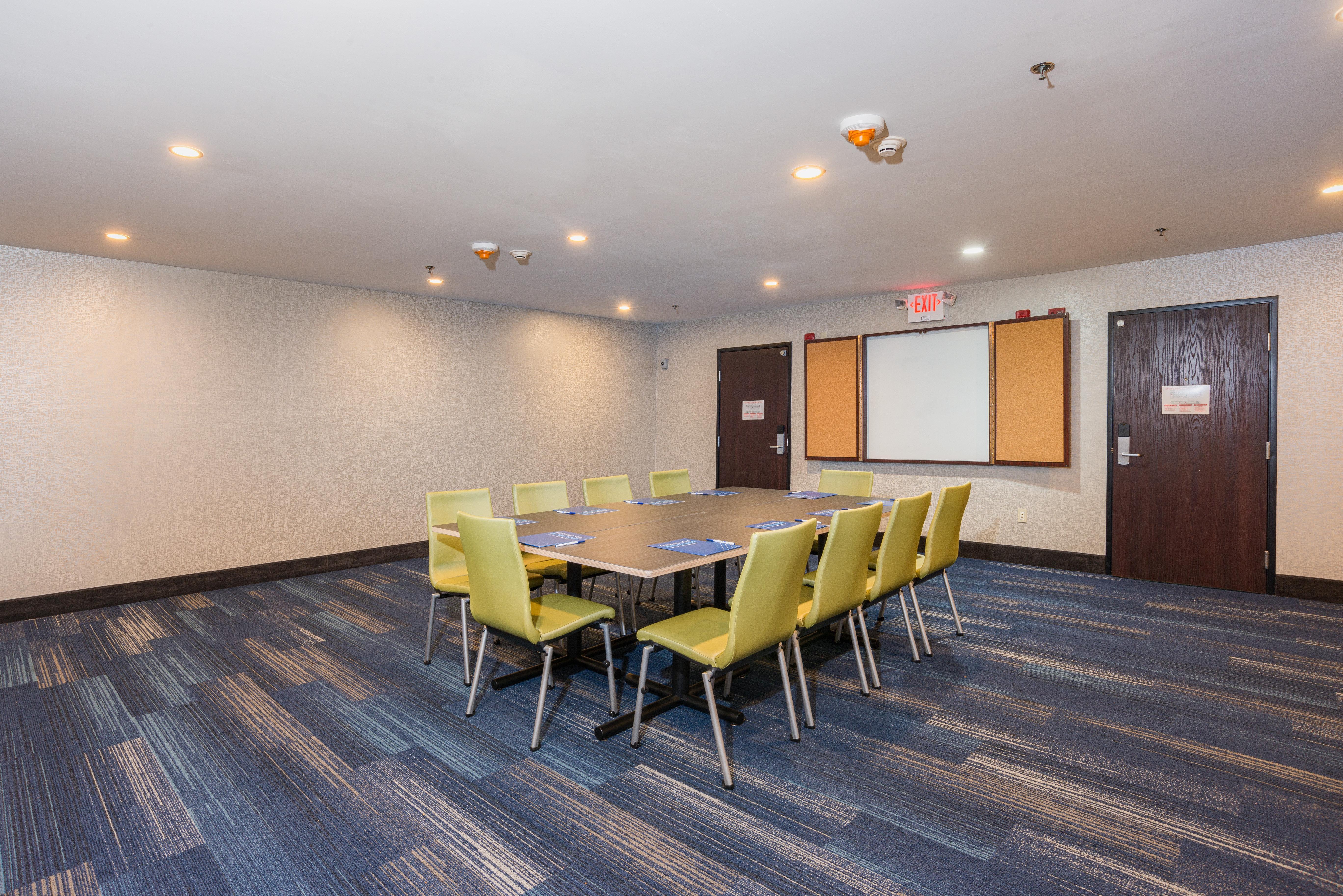 Holiday Inn Express Hotel & Suites Swansea By Ihg Εξωτερικό φωτογραφία
