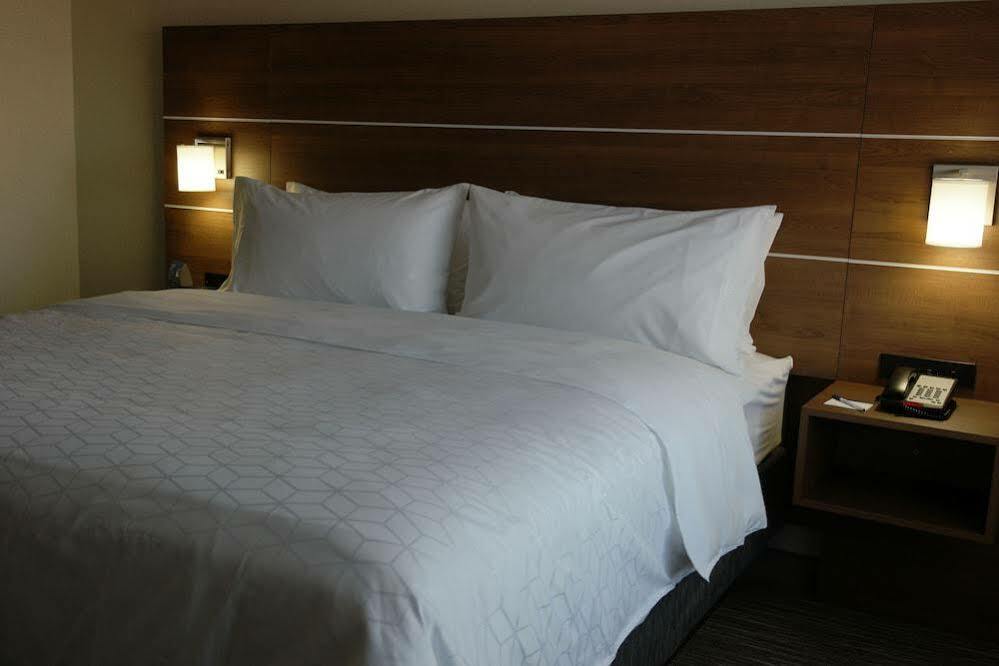 Holiday Inn Express Hotel & Suites Swansea By Ihg Εξωτερικό φωτογραφία